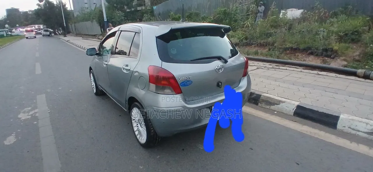 Toyota Yaris 2008 Gray