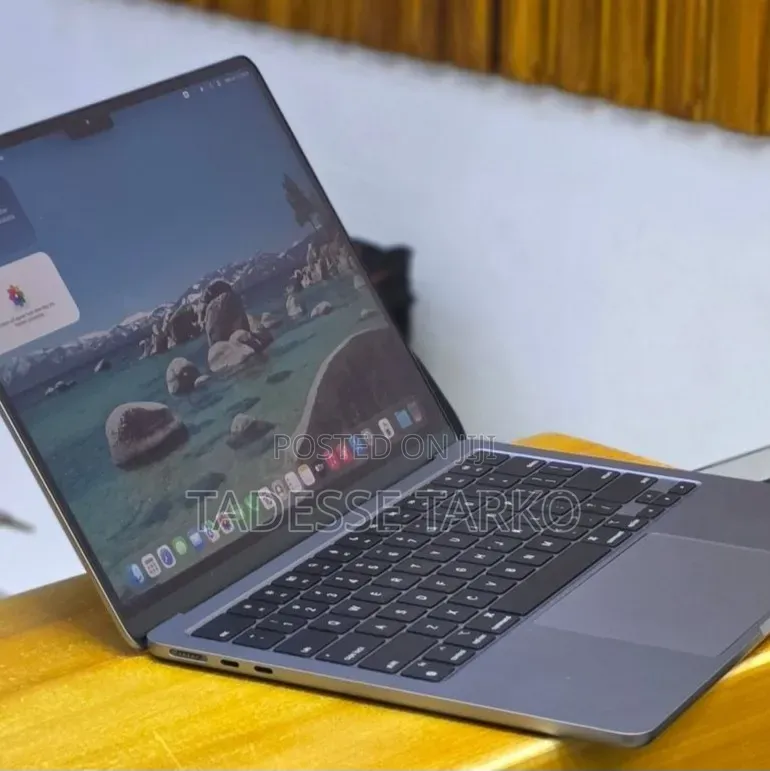 New Laptop Apple MacBook Air 2022 M2 8GB Apple M2 SSD 256GB