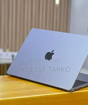 New Laptop Apple MacBook Air 2022 M2 8GB Apple M2 SSD 256GB