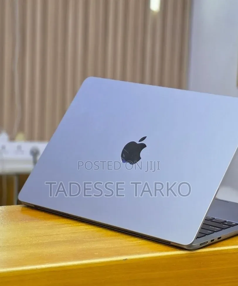 New Laptop Apple MacBook Air 2022 M2 8GB Apple M2 SSD 256GB