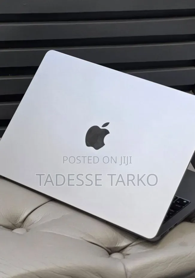 New Laptop Apple MacBook Air 2022 M2 8GB Apple M2 SSD 256GB