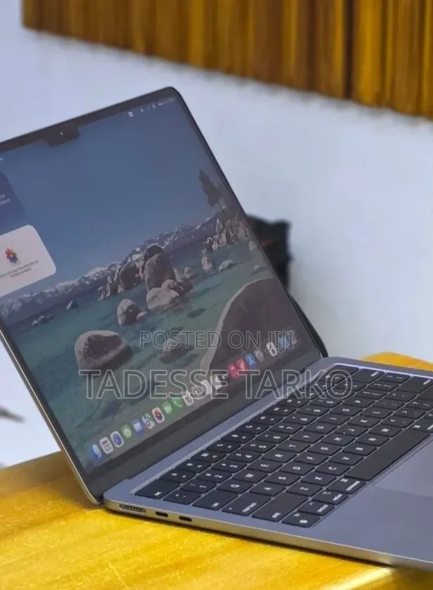 New Laptop Apple MacBook Air 2022 M2 8GB Apple M2 SSD 256GB