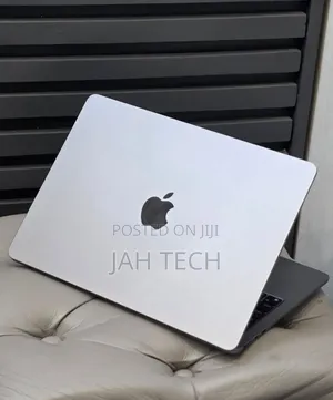 New Laptop Apple MacBook Air 2022 M2 8GB Apple M2 SSD 256GB