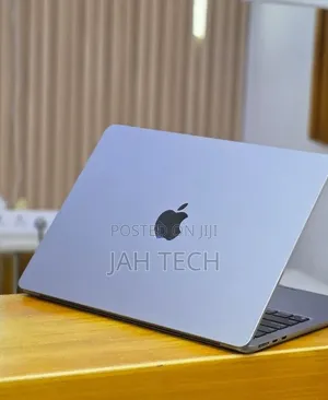 New Laptop Apple MacBook Air 2022 M2 8GB Apple M2 SSD 256GB