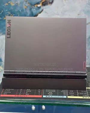 New Laptop Lenovo Legion Pro 7 32GB AMD Ryzen 9 SSD 512GB