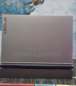 New Laptop Lenovo Legion Pro 7 32GB AMD Ryzen 9 SSD 512GB