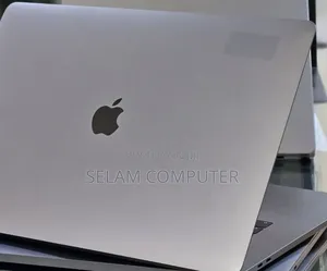 New Laptop Apple MacBook Pro 2017 16GB Intel Core i7 SSD 512GB