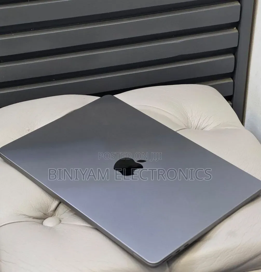 New Laptop Apple MacBook Air 2022 M2 16GB Apple M2 SSD 512GB