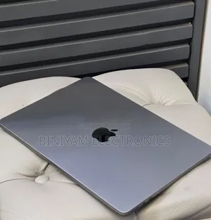 New Laptop Apple MacBook Air 2022 M2 16GB Apple M2 SSD 512GB