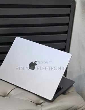 New Laptop Apple MacBook Air 2022 M2 16GB Apple M2 SSD 512GB