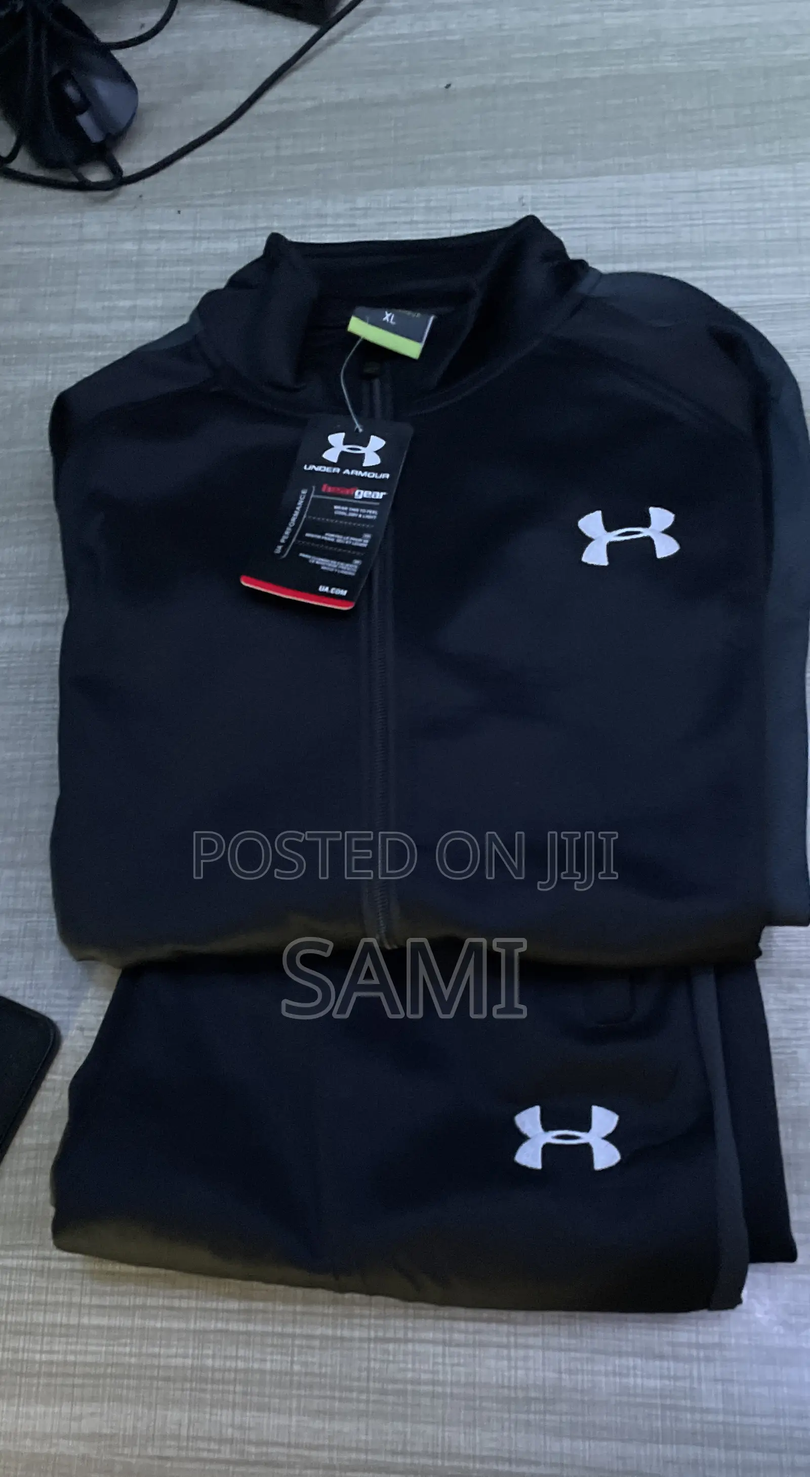 UNDER ARMOUR Track Wear