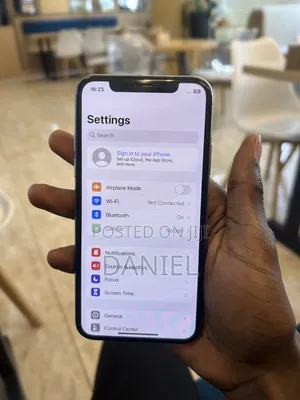 Apple iPhone X 64 GB White