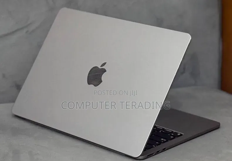 New Laptop Apple MacBook Air 2022 M2 8GB Apple M2 SSD 256GB