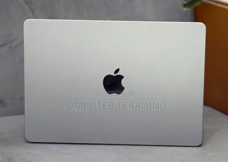 New Laptop Apple MacBook Air 2022 M2 8GB Apple M2 SSD 256GB