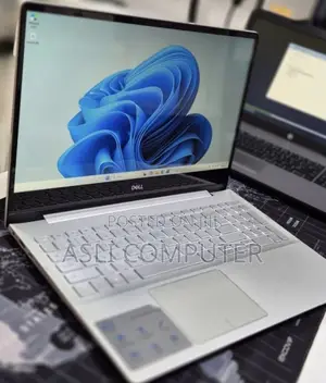 New Laptop Dell Inspiron 15 8GB Intel Core i5 SSD 256GB