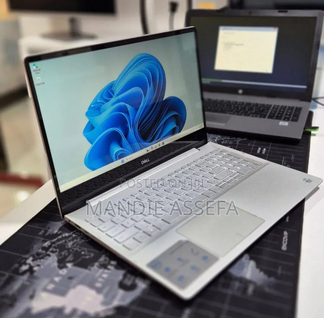 New Laptop Dell Inspiron 15 8GB Intel Core i5 SSD 256GB