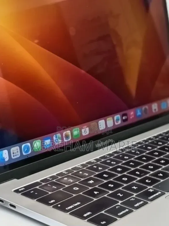 New Laptop Apple MacBook Pro 2017 16GB Intel Core i5 SSD 256GB