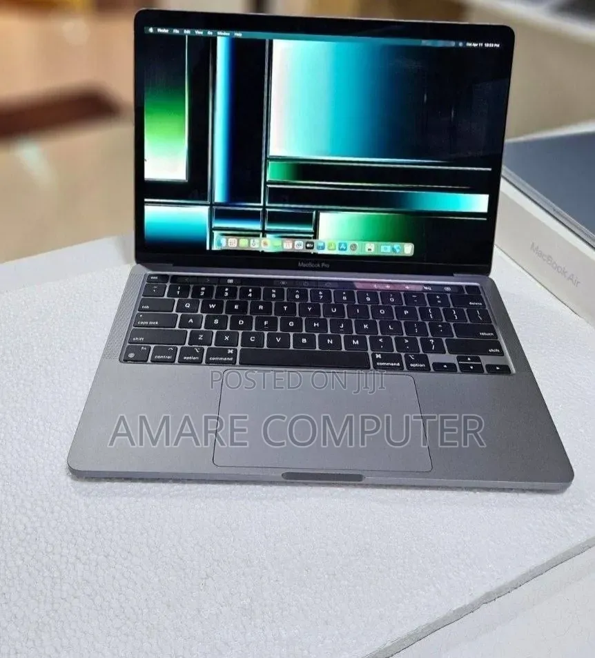 New Laptop Apple MacBook Pro 2022 M2 8GB Apple M2 SSD 256GB
