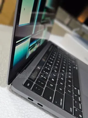 New Laptop Apple MacBook Pro 2022 M2 8GB Apple M2 SSD 256GB
