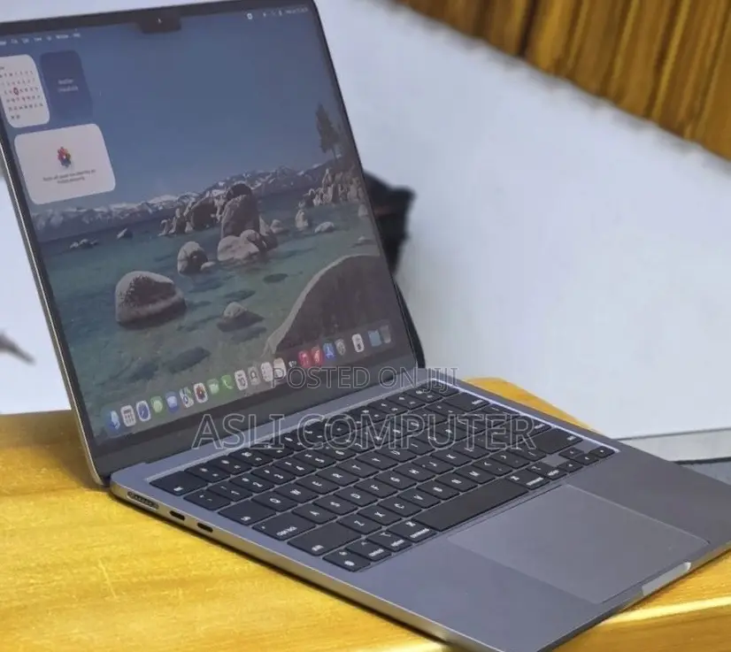 New Laptop Apple MacBook Air 2022 M2 8GB Apple M2 SSD 256GB