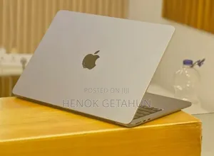 New Laptop Apple MacBook Air 2022 M2 8GB Apple M2 SSD 256GB