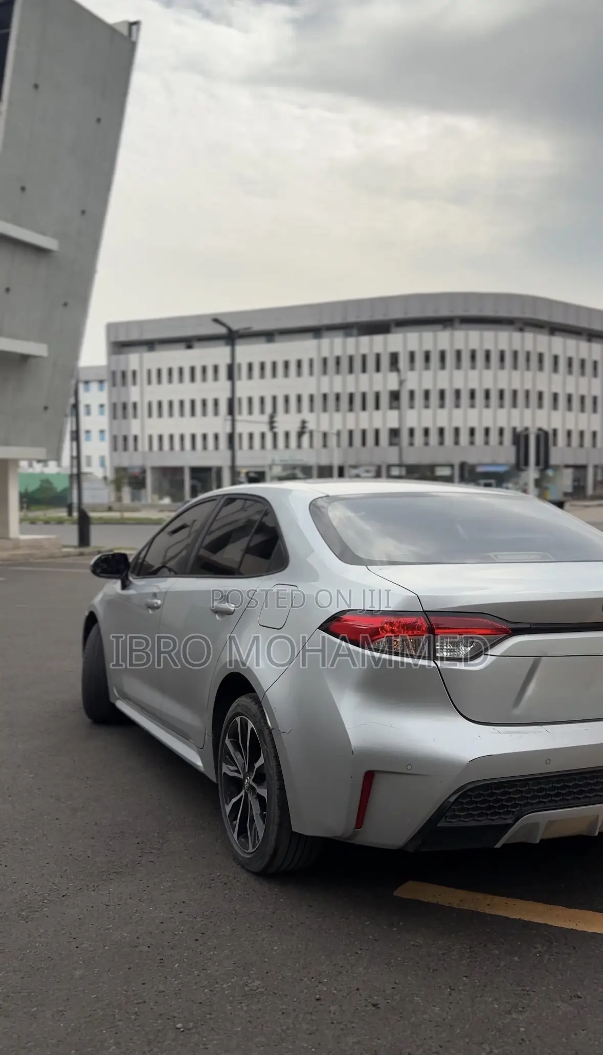 Toyota Corolla XLE 2022 Silver