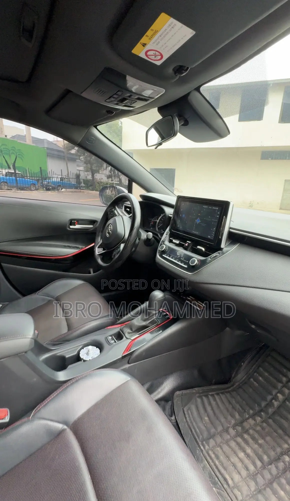 Toyota Corolla XLE 2022 Silver