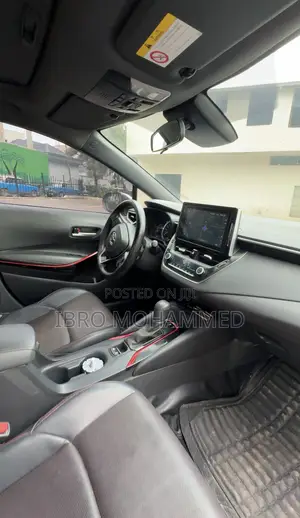 Toyota Corolla XLE 2022 Silver