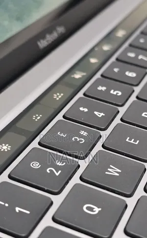 New Laptop Apple MacBook Pro 2020 M1 8GB Apple M1 SSD 512GB