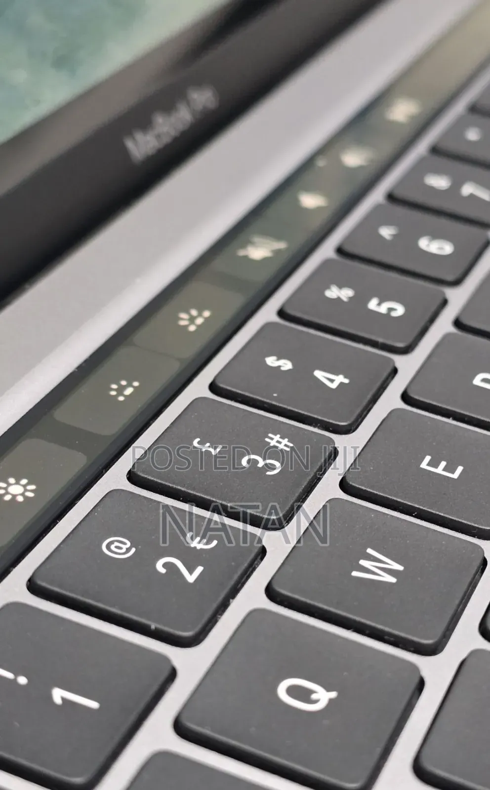 New Laptop Apple MacBook Pro 2020 M1 8GB Apple M1 SSD 512GB