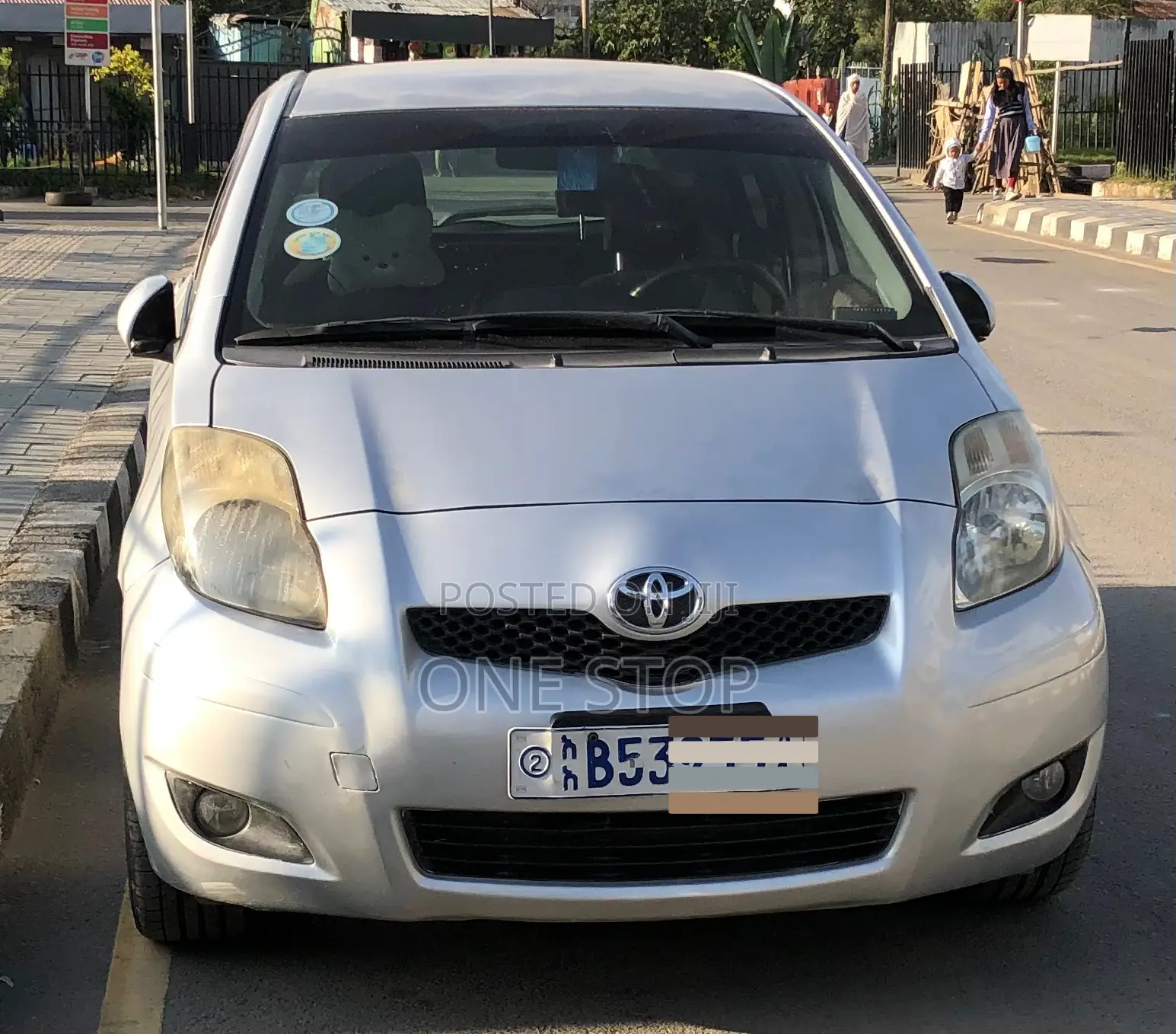 Toyota Yaris Base Hatchback 5dr 2010 Black
