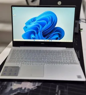 New Laptop Dell Inspiron 15 8GB Intel Core i5 SSD 256GB