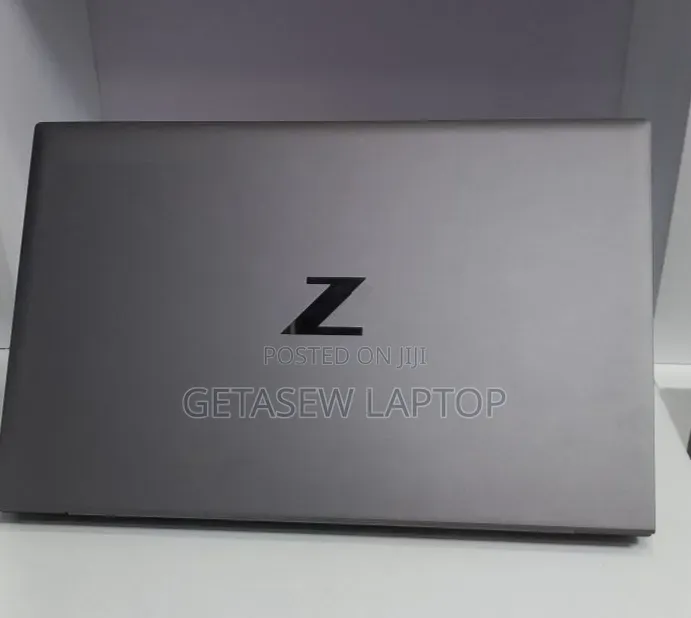 New Laptop HP ZBook Firefly G8 16GB Intel Core i7 SSD 512GB