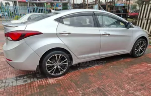 Hyundai Avante 2015 Silver