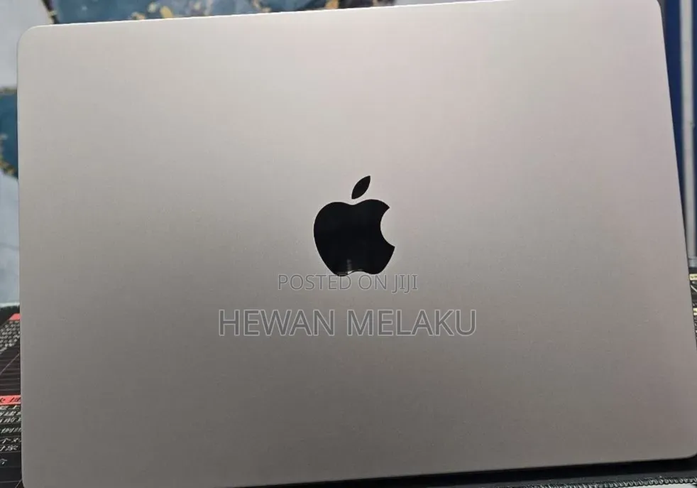 New Laptop Apple MacBook Air 2022 M2 16GB Apple M2 SSD 512GB
