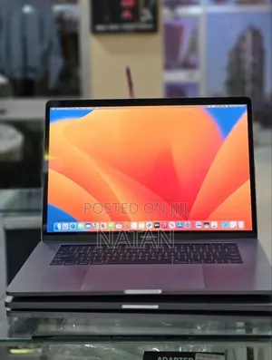 New Laptop Apple MacBook Pro 2017 16GB Intel Core i7 SSD 512GB