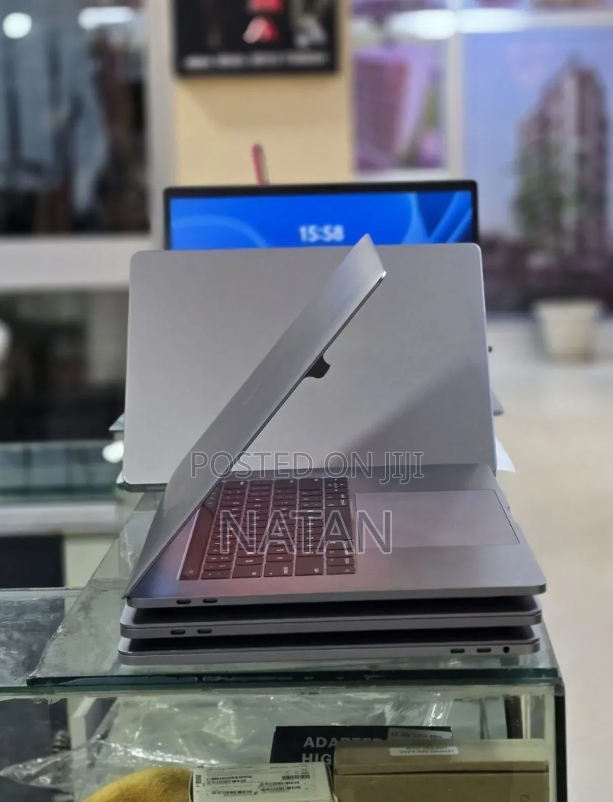 New Laptop Apple MacBook Pro 2017 16GB Intel Core i7 SSD 512GB