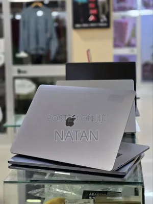 New Laptop Apple MacBook Pro 2017 16GB Intel Core i7 SSD 512GB