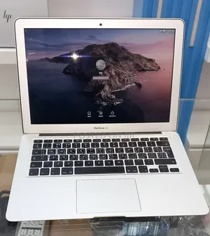 New Laptop Apple MacBook Pro 2017 8GB Intel Core i5 SSD 128GB
