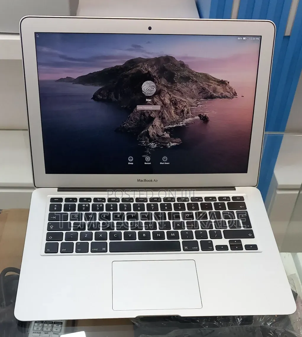New Laptop Apple MacBook Pro 2017 8GB Intel Core i5 SSD 128GB