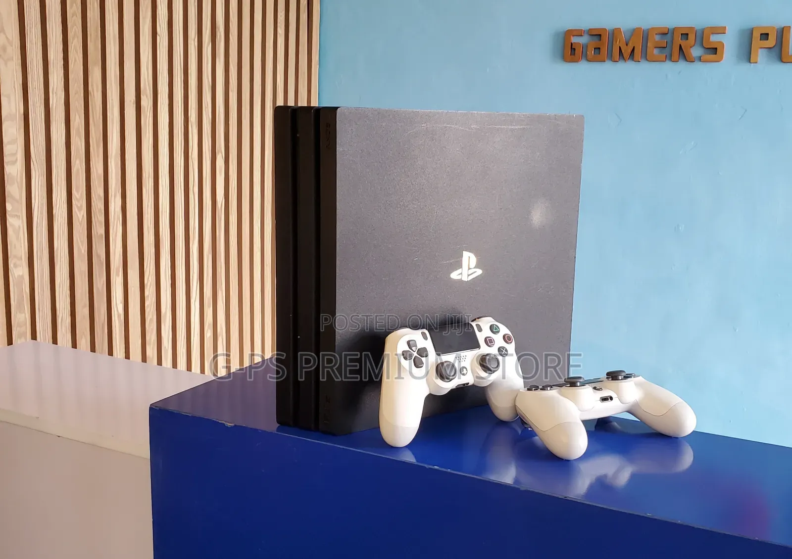  PS4 Pro Dubai | 2 Original Joystick 