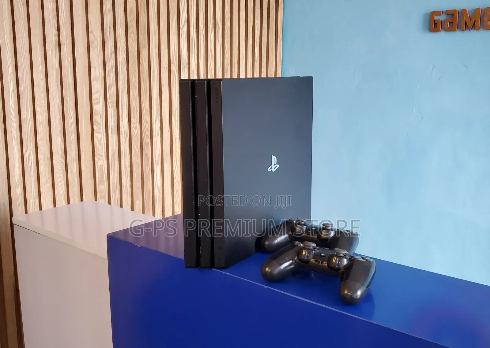  PS4 Pro Dubai | 2 Original Joystick 