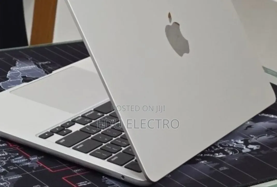 New Laptop Apple MacBook Air 2024 M3 16GB Apple M3 SSD 256GB