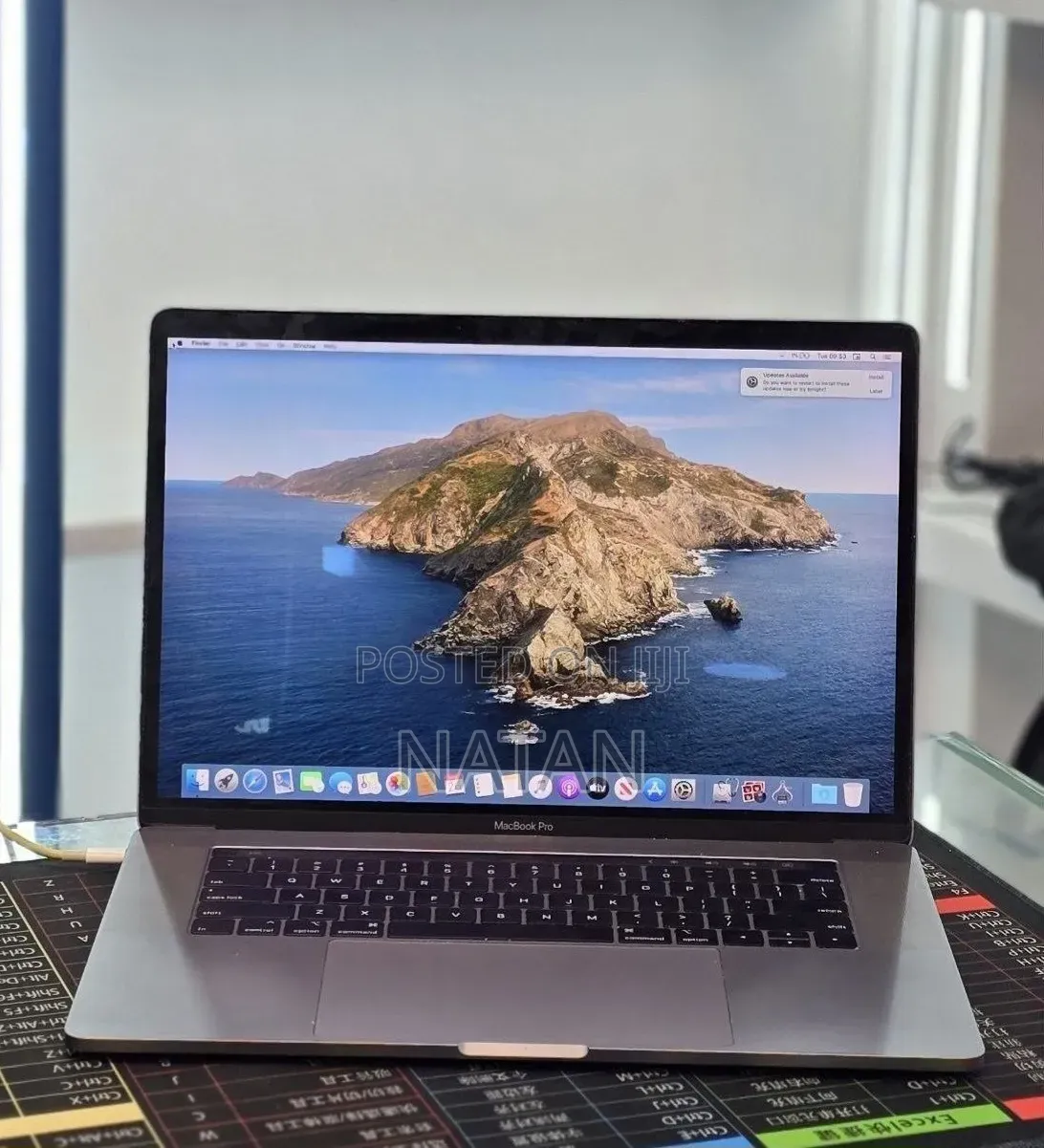 New Laptop Apple MacBook Pro 2018 32GB Intel Core i7 SSD 1T