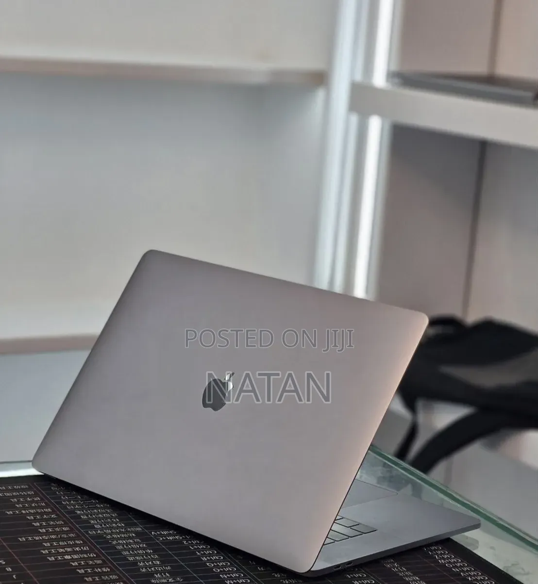New Laptop Apple MacBook Pro 2018 32GB Intel Core i7 SSD 1T