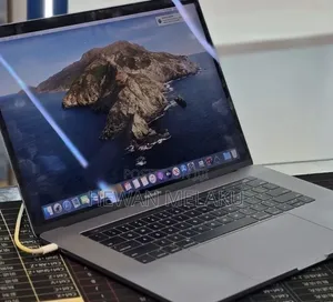 New Laptop Apple MacBook Pro 2018 32GB Intel Core i7 SSD 1T