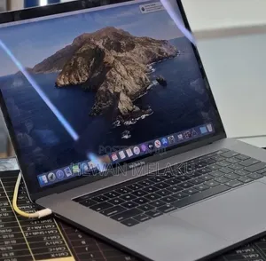 New Laptop Apple MacBook Pro 2018 32GB Intel Core i7 SSD 1T