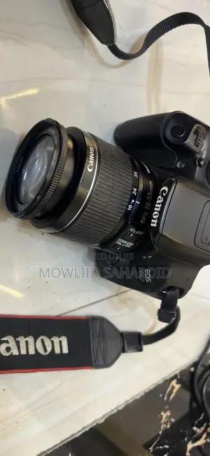 Canon EOS 700D DSLR Camera + 18-55mm Lens