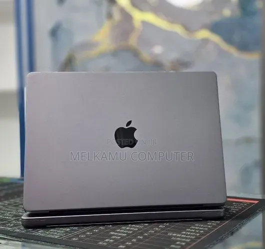 New Laptop Apple MacBook Pro 2021 M1 32GB Apple M1 SSD 512GB