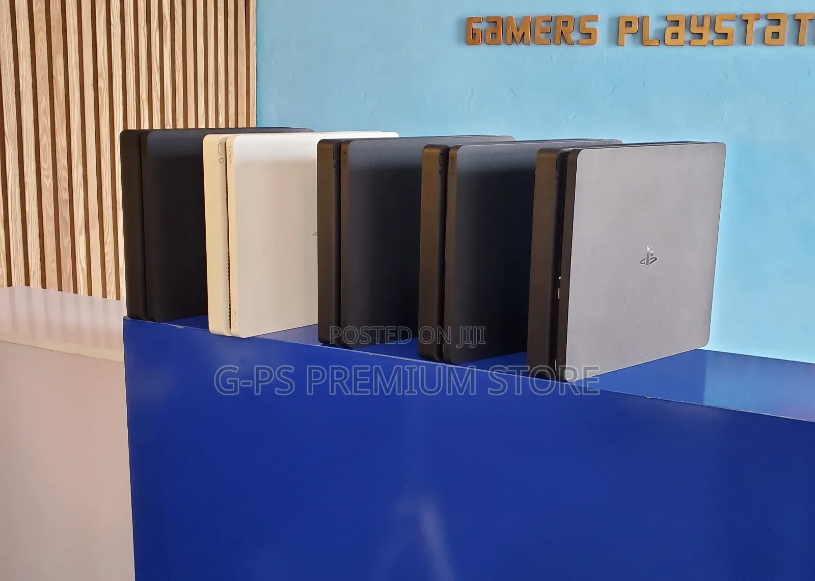 PS4 Slim በ 2 Original Joystick እና 5 Games
‎